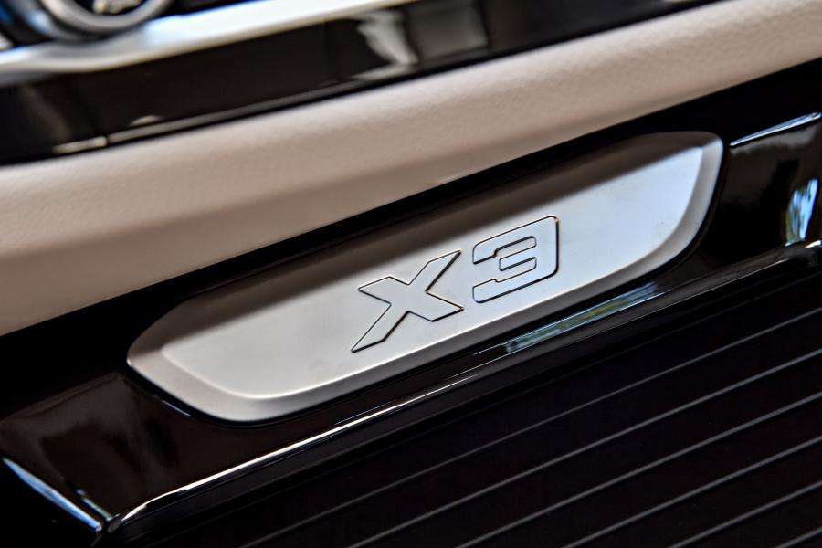 Детали интерьера BMW X3 xDrive30d xLine (G01) 2017 года  (WW) (фото 148 из 178)